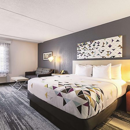 Baymont By Wyndham White Plains - Elmsford Ξενοδοχείο Εξωτερικό φωτογραφία