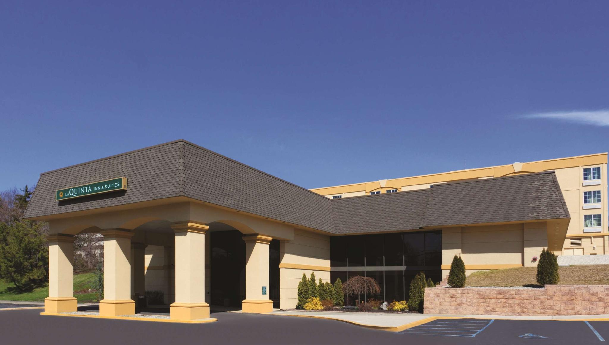 Baymont By Wyndham White Plains - Elmsford Ξενοδοχείο Εξωτερικό φωτογραφία
