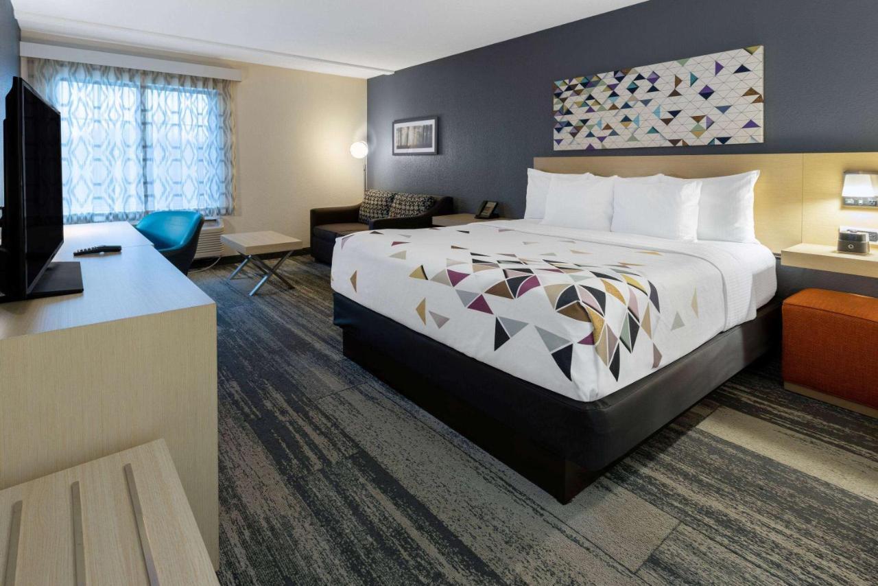 Baymont By Wyndham White Plains - Elmsford Ξενοδοχείο Εξωτερικό φωτογραφία