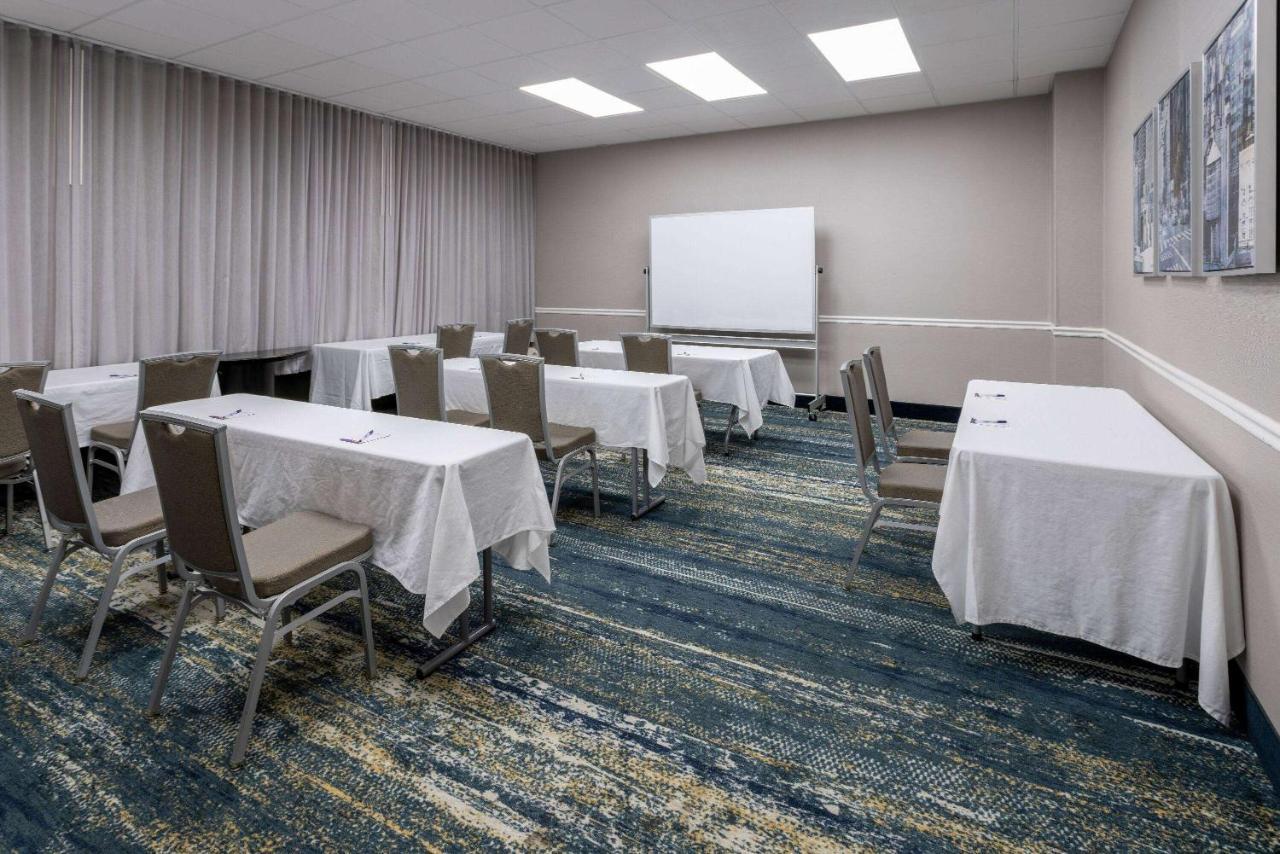 Baymont By Wyndham White Plains - Elmsford Ξενοδοχείο Εξωτερικό φωτογραφία
