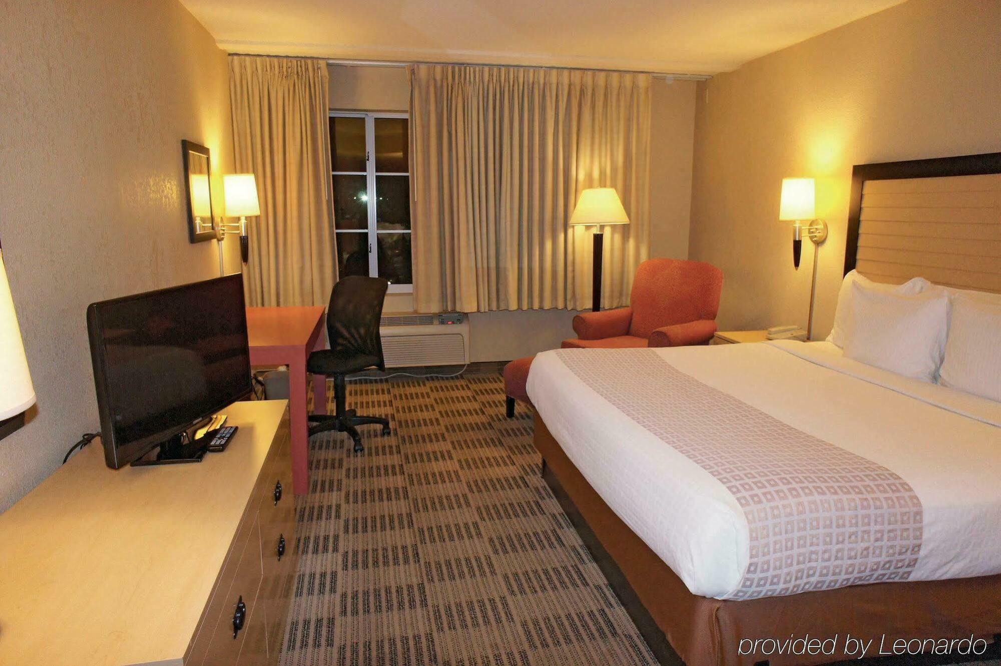 Baymont By Wyndham White Plains - Elmsford Ξενοδοχείο Εξωτερικό φωτογραφία